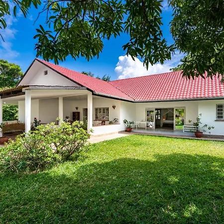 Hibiscus Apartment Galu Exterior photo