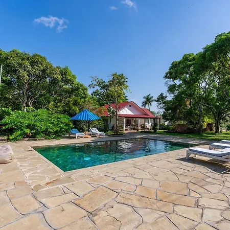 Hibiscus Apartment Galu Exterior photo